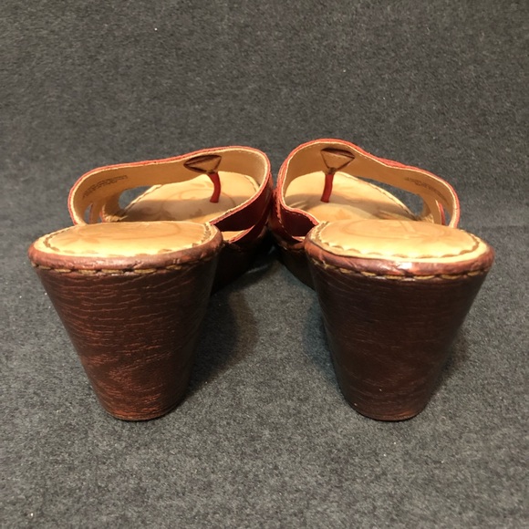 Born Shoes Women’s Red Leather Strappy Thong Wedge Slip On Sandals Size 10/42 - Picture 4 of 10